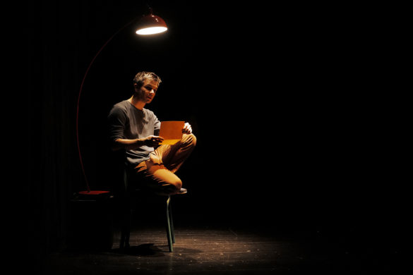 Spectacle "Insuline et Magnolia" de et avec Stanislas Roquette, programmé au Théâtre de Suresnes