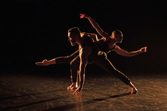 Kaïros d'Hugo Ciona et Nathalie Fauquette; spectacle présenté dans le cadre du festival Suresnes Cités Danse, saison 23-24 au Théâtre de Suresnes Jean Vilar