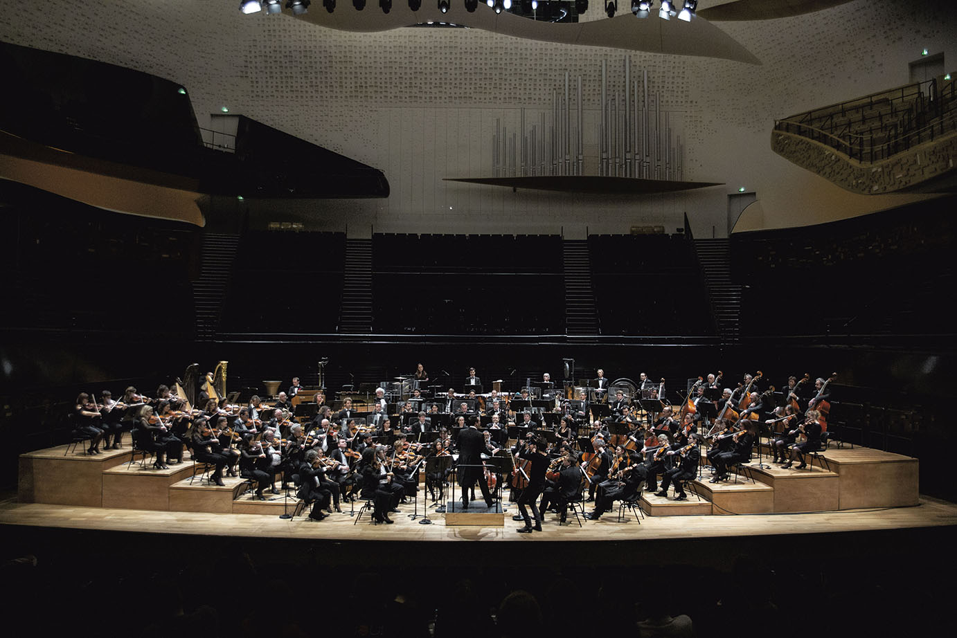 "Chaplin en ciné-concert" par Orchestre national d’Île-de-France sous la direction de Hugo Gonzales-Pioli programmé au Théâtre de Suresnes Jean Vilar