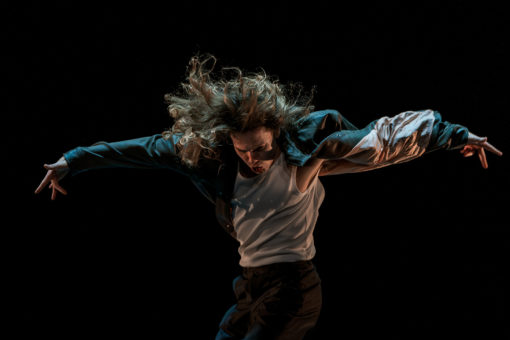 "Collages / Ravages" de Solal Mariotte, dans le cadre du festival Suresnes Cités Danse, saison 23-24 au Théâtre de Suresnes Jean Vilar