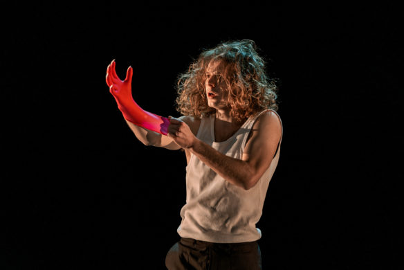 "Collages / Ravages" de Solal Mariotte, dans le cadre du festival Suresnes Cités Danse, saison 23-24 au Théâtre de Suresnes Jean Vilar