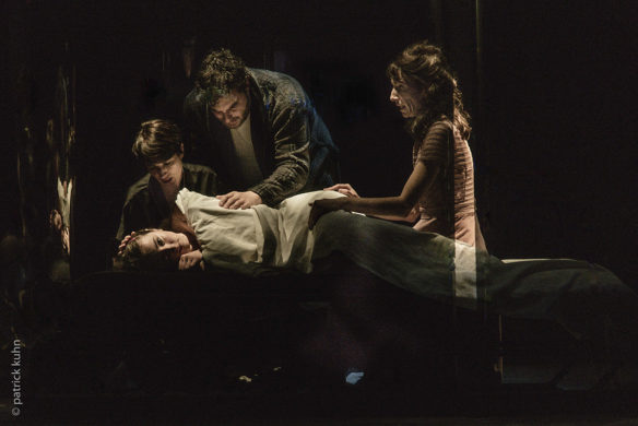 "L'enfant de verre" de Léonore Confino et Géraldine Martineau, mise en scène Alain Batis, saison 23-24 au Théâtre de Suresnes Jean Vilar