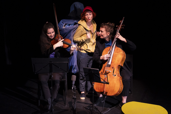 Spectacle "Più, le voyage vers l’horizon" de Antoine Sahler, programmé au Théâtre de Suresnes Jean Vilar dans le cadre de la saison 24-25