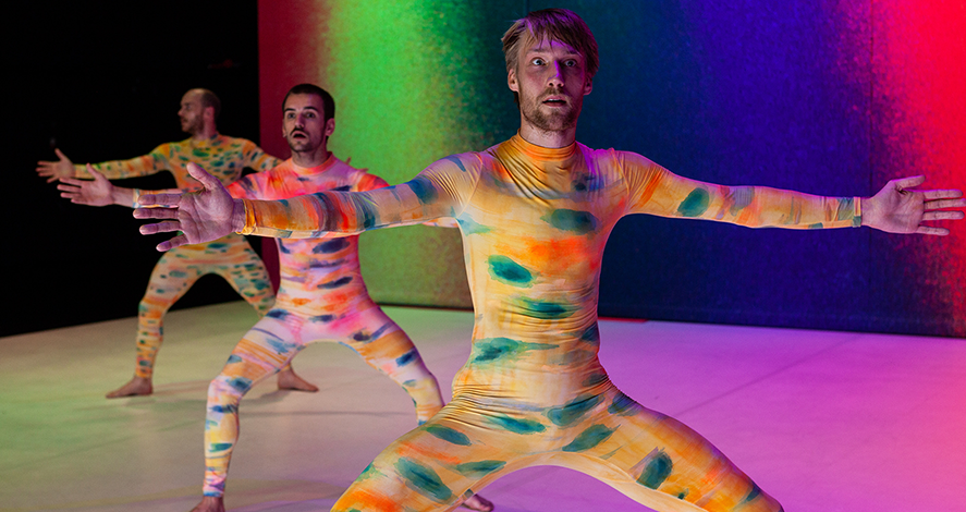 Spectacle "Simple" de Ayelen Parolin, programmé au Théâtre de Suresnes Jean Vilar dans le cadre de la saison 24-25