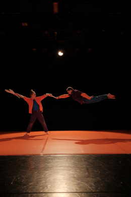 Spectacle "La Fabuleuse Histoire de BasarKus" de Sylvère Lamotte, programmé au Théâtre de Suresnes Jean Vilar dans le cadre de la saison 24-25