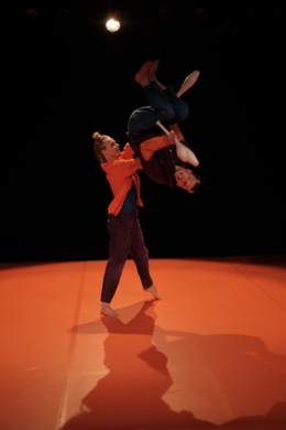 Spectacle "La Fabuleuse Histoire de BasarKus" de Sylvère Lamotte, programmé au Théâtre de Suresnes Jean Vilar dans le cadre de la saison 24-25