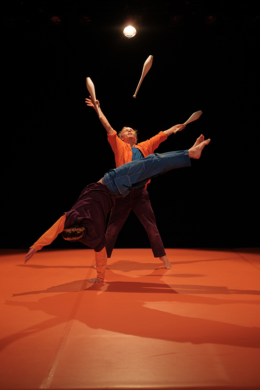 Spectacle "La Fabuleuse Histoire de BasarKus" de Sylvère Lamotte, programmé au Théâtre de Suresnes Jean Vilar dans le cadre de la saison 24-25