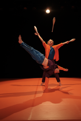 Spectacle "La Fabuleuse Histoire de BasarKus" de Sylvère Lamotte, programmé au Théâtre de Suresnes Jean Vilar dans le cadre de la saison 24-25