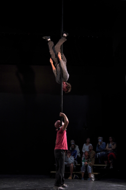 Spectacle "De bonnes raisons" de Matthieu Gary et Sidney Pin, programmé au Théâtre de Suresnes Jean Vilar dans le cadre de la saison 24-25