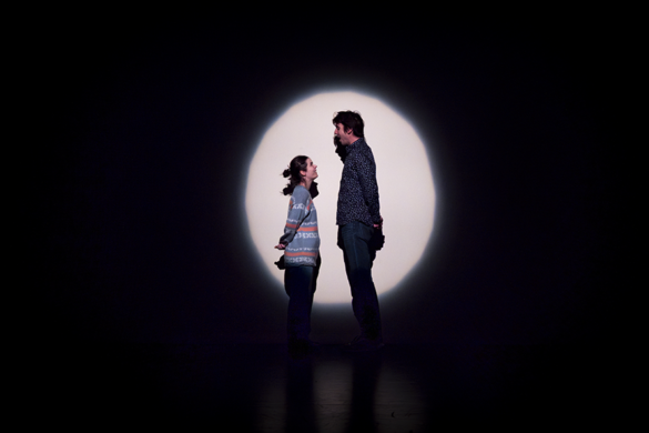 Spectacle "Dominique toute seule" de Marie Burki, Garance Durand-Caminos, Tom Geels, programmé au Théâtre de Suresnes Jean Vilar dans le cadre de la saison 24-25
