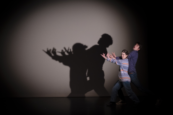 Spectacle "Dominique toute seule" de Marie Burki, Garance Durand-Caminos, Tom Geels, programmé au Théâtre de Suresnes Jean Vilar dans le cadre de la saison 24-25