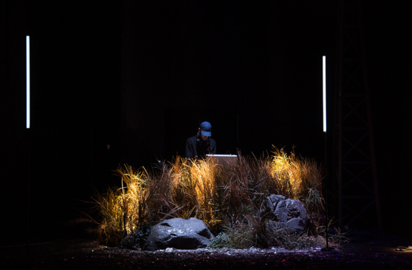 Spectacle "Futur" de Clément Aubert, Romain Cottard, Paul Jeanson, programmé au Théâtre de Suresnes Jean Vilar dans le cadre de la saison 24-25