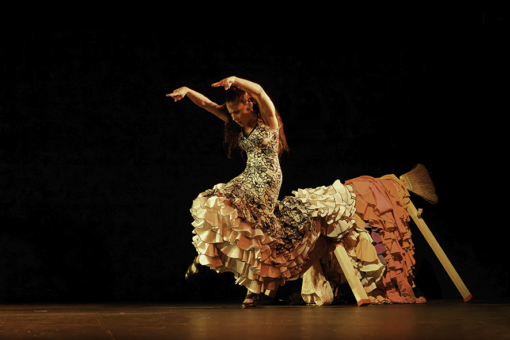 Spectacle de danse "THISISPAIN" chorégraphié par de Hillel Kogan, présenté au Théâtre de Suresnes Jean Vilar dans le cadre le saison 24-25