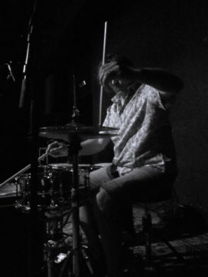 Concert-ciné "Batterie seule pour Maya Deren" conçu et mis en musique par Didier Ambact, présenté au Théâtre de Suresnes Jean Vilar dans le cadre de la saison 24-25