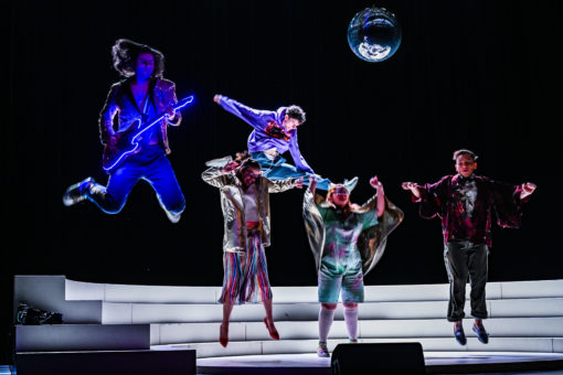 Spectacle "Personne n’est ensemble sauf moi" de Clea Petrolesi, programmé au Théâtre de Suresnes Jean Vilar dans le cadre de la saison 24-25