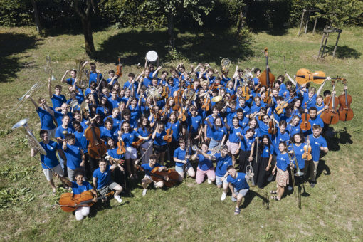 Spectacle de musique par l'Orchestre Français des Jeunes au profi de la Fondation-Hôpital Foch, programmé au Théâtre de Suresnes Jean Vilar pour la saison 25-26.