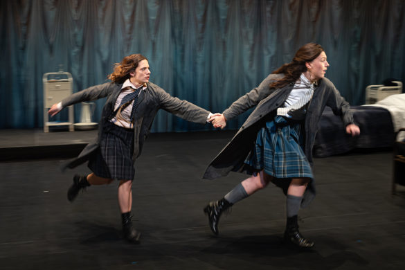 Spectacle de théâtre "Thérèse et Isabelle" de Marie Fortuit - Compagnie Les Louves à Minuit, programmé au Théâtre de Suresnes Jean Vilar pour la saison 25-26.