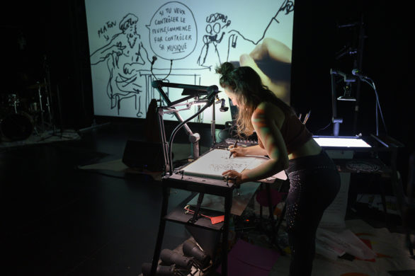 Spectacle de théâtre et de musique "Hep ! Hep ! Hep ! (karaoké dessiné)" de Lucie Nicolas - Collectif F71, programmé au Théâtre de Suresnes Jean Vilar pour la saison 25-26.