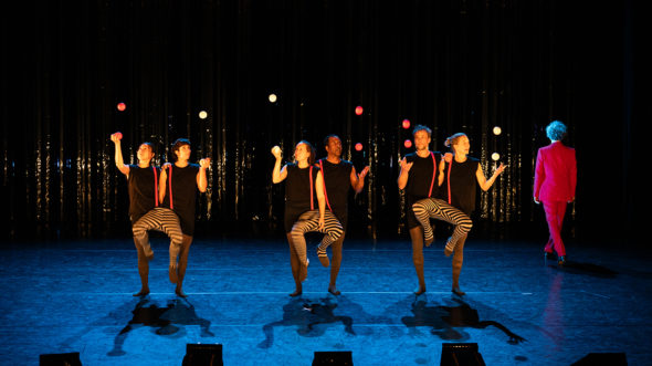 Spectacle de jonglage et magie "Heka" de Sean Gandini et Kati Ylä-Hokkala - Compagnie Gandini Juggling, programmé au Théâtre de Suresnes Jean Vilar pour la saison 25-26.