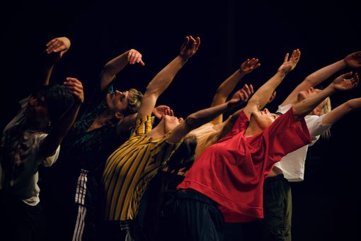 Spectacle "Imminentes" de Jann Gallois - compagnie BurnOut, présenté au Théâtre de Suresnes Jean Vilar dans le cadre du festival Suresnes Cités Danse 2026.