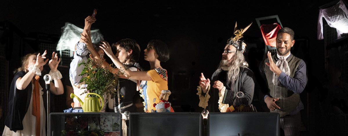 Spectacle "L'Avare" de Molière mis en scène par Clément Poirée, présenté au Théâtre de Suresnes Jean Vilar pour la saison 25-26.