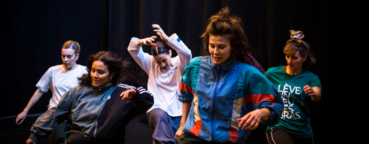 Spectacle "Imminentes" de Jann Gallois - compagnie BurnOut, présenté au Théâtre de Suresnes Jean Vilar dans le cadre du festival Suresnes Cités Danse 2026.