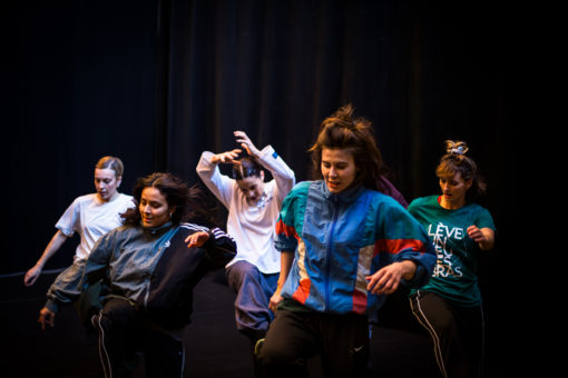 Spectacle "Imminentes" de Jann Gallois - compagnie BurnOut, présenté au Théâtre de Suresnes Jean Vilar dans le cadre du festival Suresnes Cités Danse 2026.
