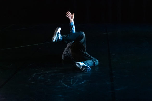 Triptyque "Plier / Déplier / Peuplier" de Virgile Dagneaux - Compagnie Virgule, présenté au Théâtre de Suresnes Jean Vilar dans le cadre du festival Suresnes Cités Danse 2026.