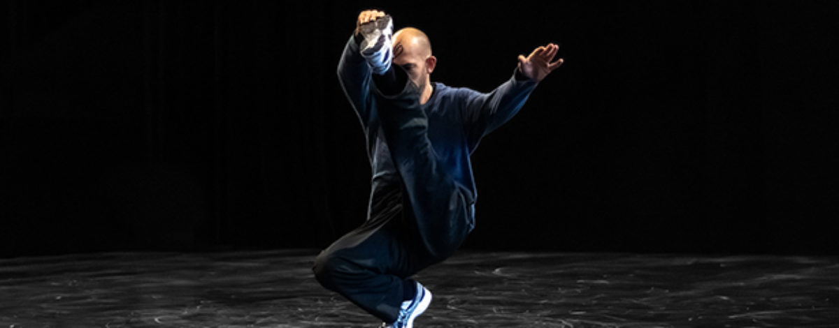 Triptyque "Plier / Déplier / Peuplier" de Virgile Dagneaux - Compagnie Virgule, présenté au Théâtre de Suresnes Jean Vilar dans le cadre du festival Suresnes Cités Danse 2026.