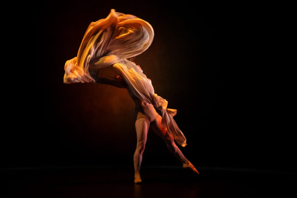 Spectacle "Aequilibrium" de Camille Dewaele -compagnie La Vive Allure, présenté au Théâtre de Suresnes Jean Vilar dans le cadre de Suresnes Cités Danse 2026.