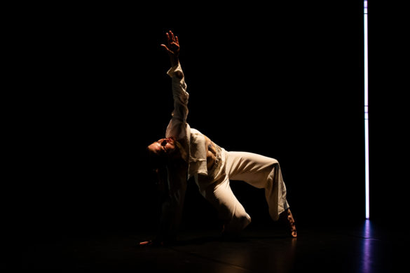 Spectacle "Aequilibrium" de Camille Dewaele -compagnie La Vive Allure, présenté au Théâtre de Suresnes Jean Vilar dans le cadre de Suresnes Cités Danse 2026.