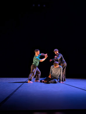 Spectacle "Ces choses qui restent" de Lise Dusuel - Compagnie Aniaan, présenté au Théâtre de Suresnes Jean Vilar dans le cadre du festival Suresnes Cités Danse 2026.
