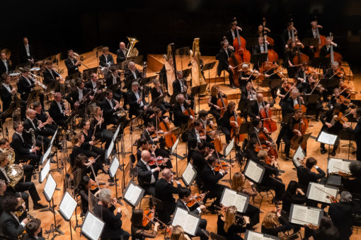 Spectacle de musique "Mozart au cinéma" de l'Orchestre national d'Île-de-France, programmé au Théâtre de Suresnes Jean Vilar pour la saison 25-26.