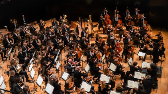 Spectacle de musique "Mozart au cinéma" de l'Orchestre national d'Île-de-France, programmé au Théâtre de Suresnes Jean Vilar pour la saison 25-26.
