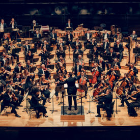 Spectacle de musique "Mozart au cinéma" de l'Orchestre national d'Île-de-France, programmé au Théâtre de Suresnes Jean Vilar pour la saison 25-26.