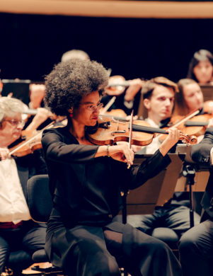 Spectacle de musique "Mozart au cinéma" de l'Orchestre national d'Île-de-France, programmé au Théâtre de Suresnes Jean Vilar pour la saison 25-26.
