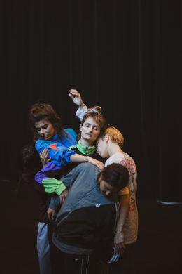 Spectacle "Imminentes" de Jann Gallois - compagnie BurnOut, présenté au Théâtre de Suresnes Jean Vilar dans le cadre du festival Suresnes Cités Danse 2026.